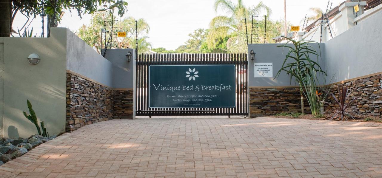 Vinique Guesthouse Mbombela ภายนอก รูปภาพ