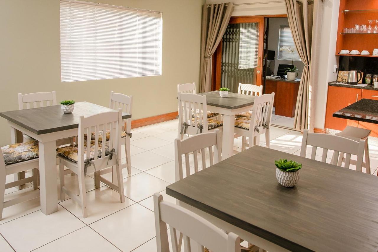 Vinique Guesthouse Mbombela ภายนอก รูปภาพ