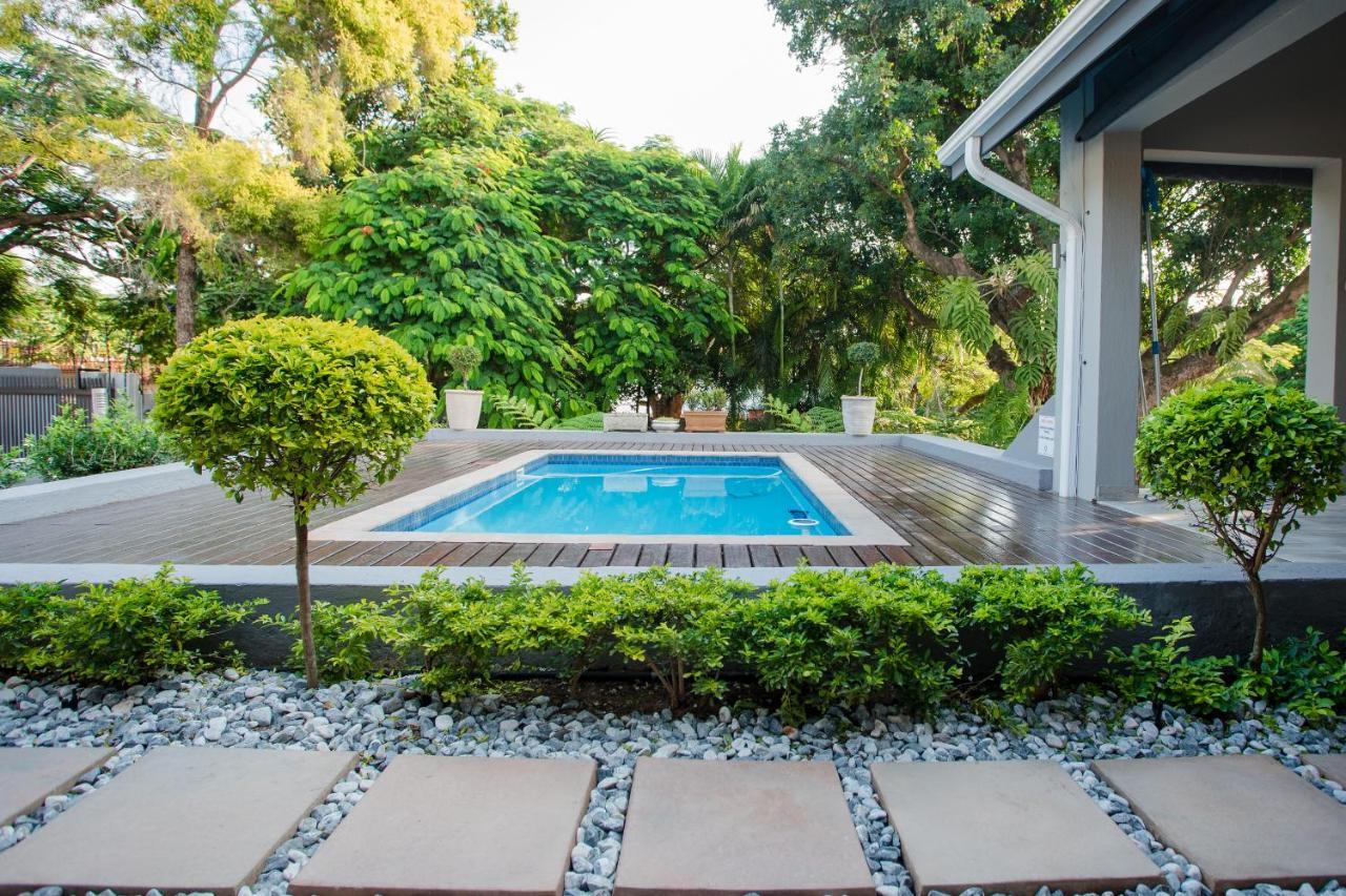 Vinique Guesthouse Mbombela ภายนอก รูปภาพ