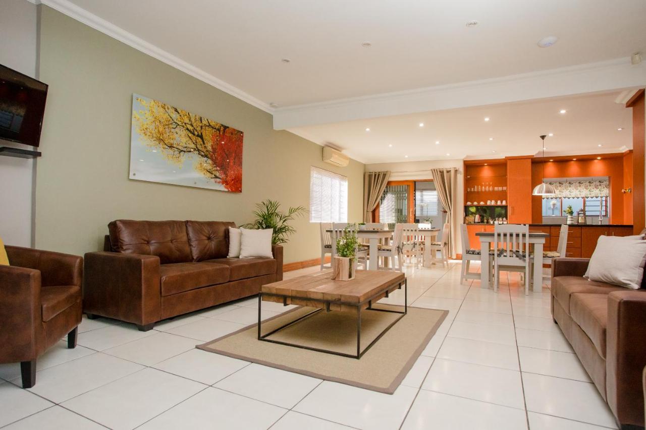 Vinique Guesthouse Mbombela ภายนอก รูปภาพ